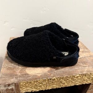 Ugg Black Lanah Slippers - Size 9